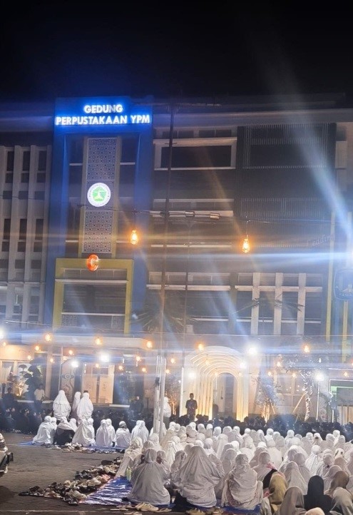 Cahaya Subuh di Bawah Sinar Lampu: Semangat Nyantri Sedino Ala WH-2
