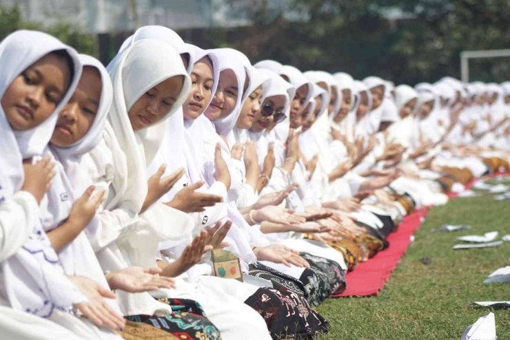 SEJARAH BARU! 1.234 Siswa Tampilkan Tari Saman Kolosal Pada Puncak APEL HSN 2024